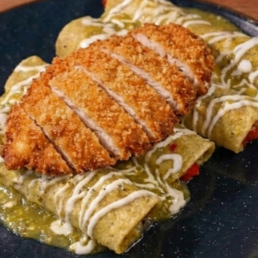 Enchiladas con Pechuga Empanizada