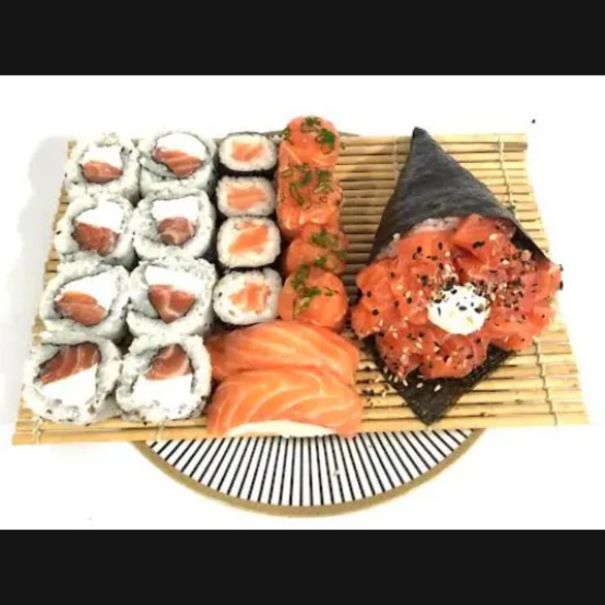 * Combinado Temaki * 8 Uramaki Filadélfia * 4 Hossomaki de Salmão * 4 Joe de Salmão * 2 Niguiri de Salmão * 1 Temaki Salmão Filadélfia (médio