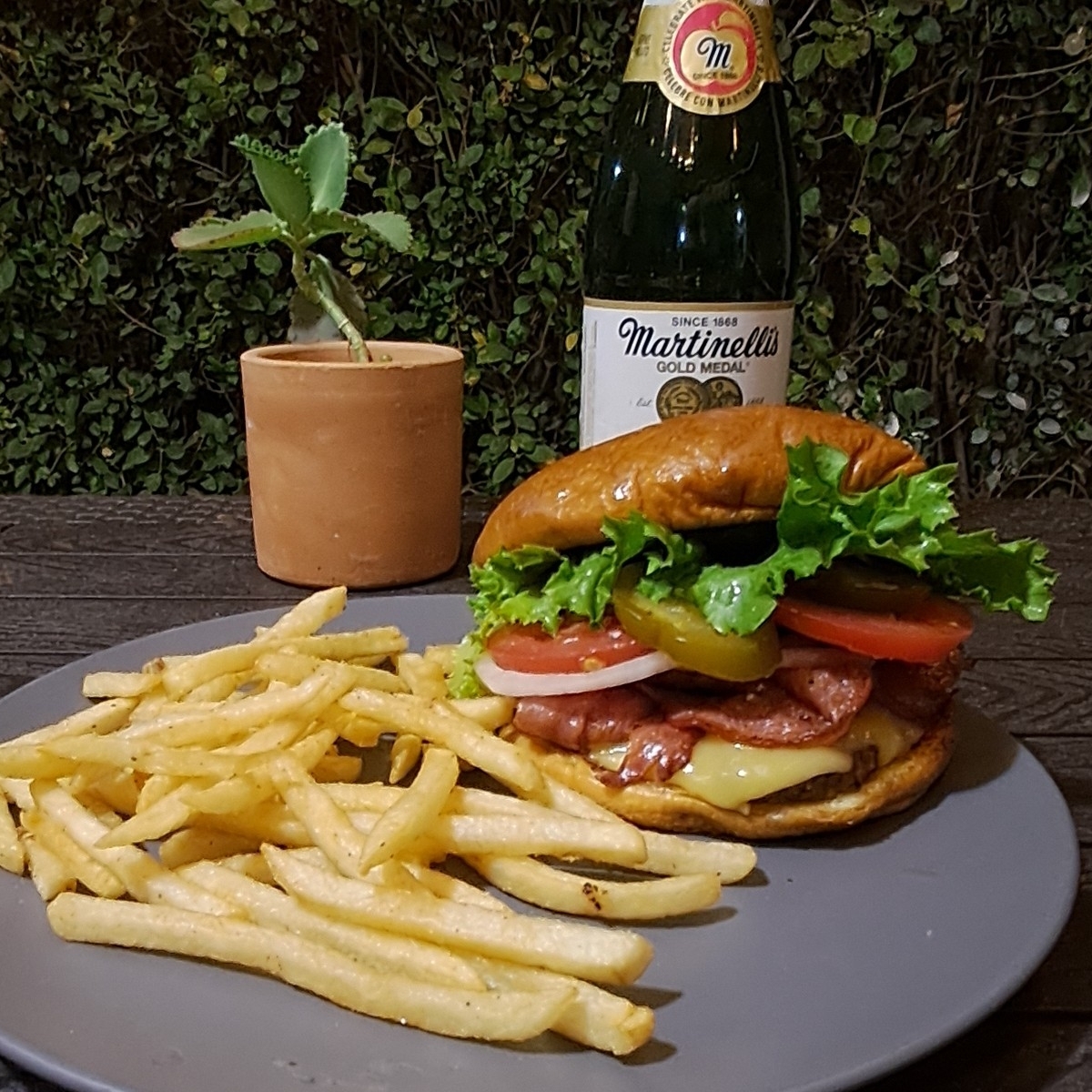 Classical + Papas 🍔🍟