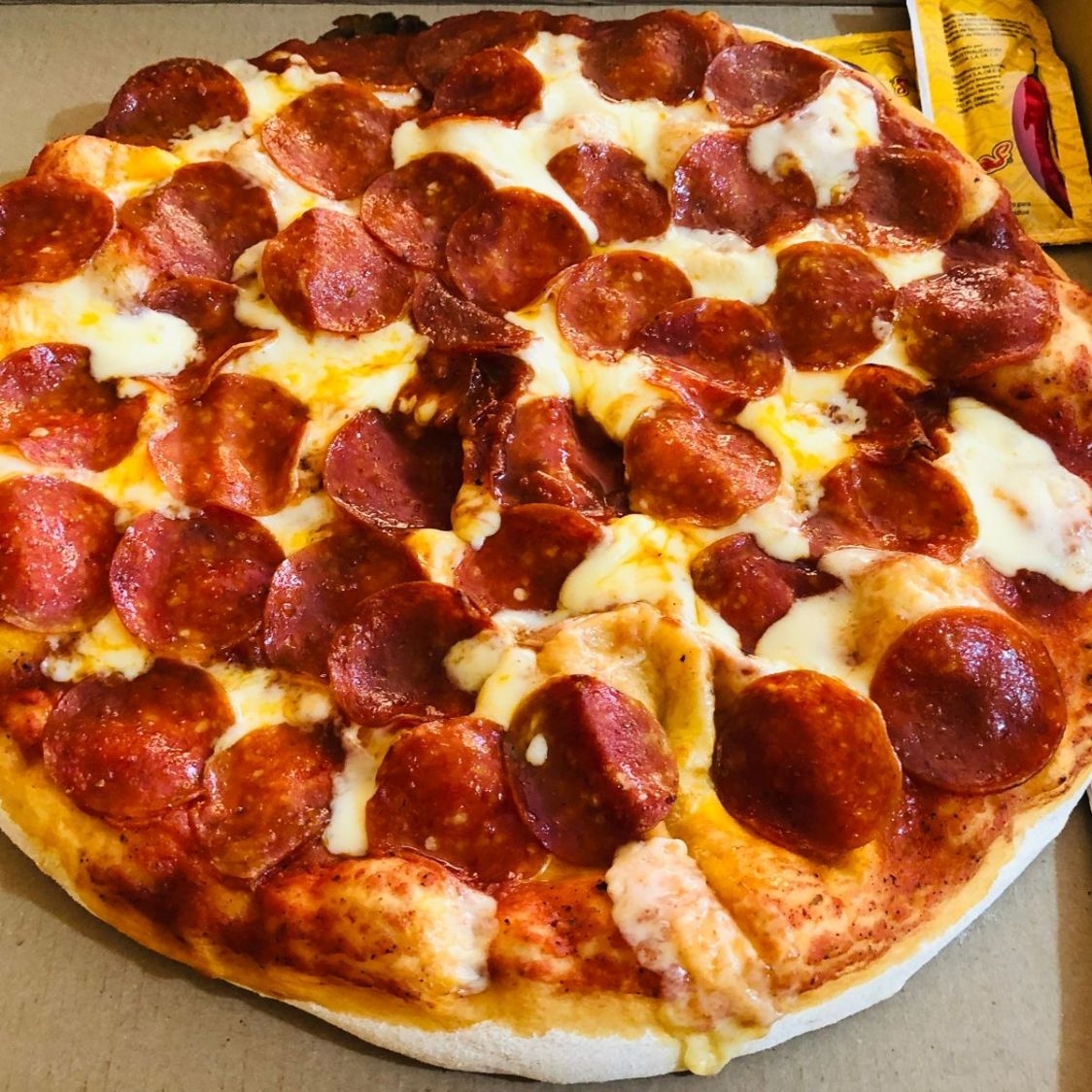 Pizza Media de Pepperoni 30 Cm