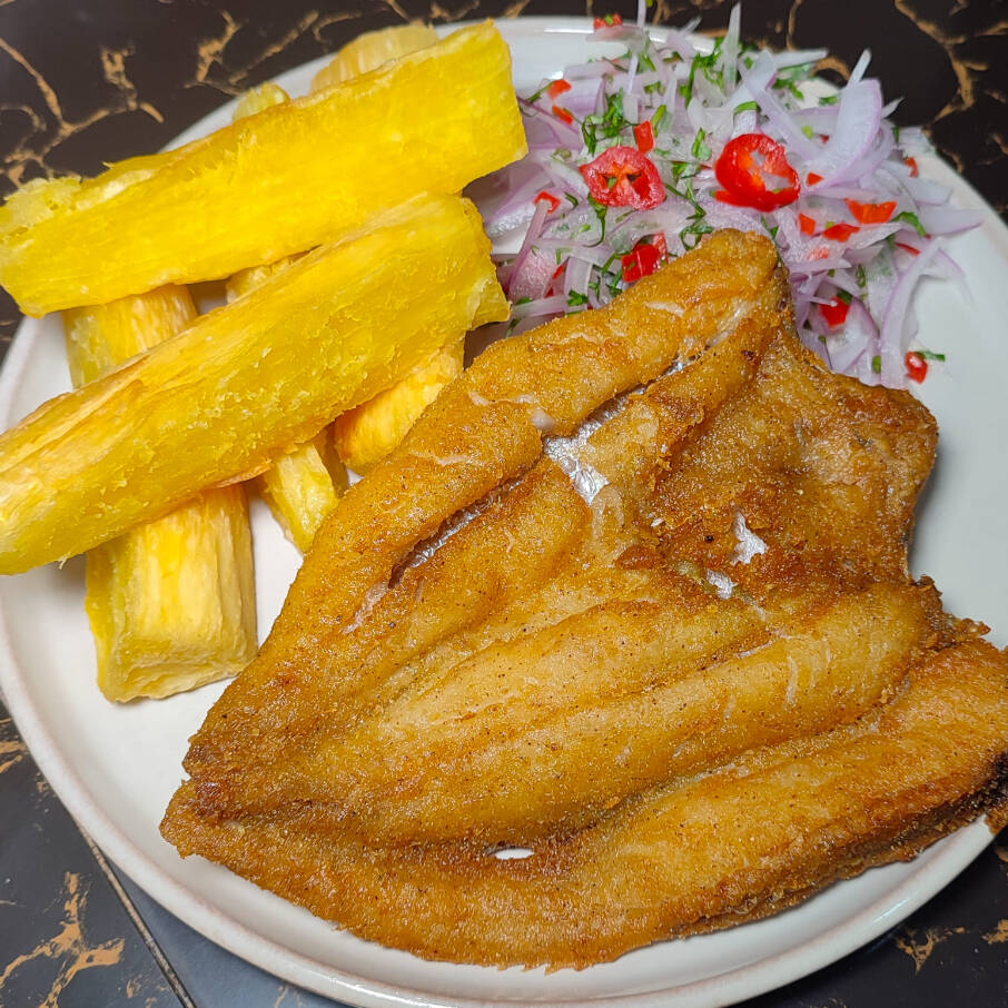 Chilcano + Merluza Frita con Yuca