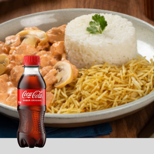 "Nosso já conhecido Strogonoff de Frango, um clássico do Restaurante , nossas Marmitas são servidas em pratos divisórias , garantindo a preservação de cada item"" Preparado a base de Filé de Frango, arroz branco soltinho, uma porção de batata palha + 1 Coca - Cola Original Lata"