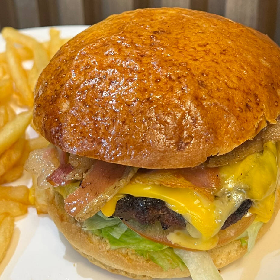 CHEESE BURGUER