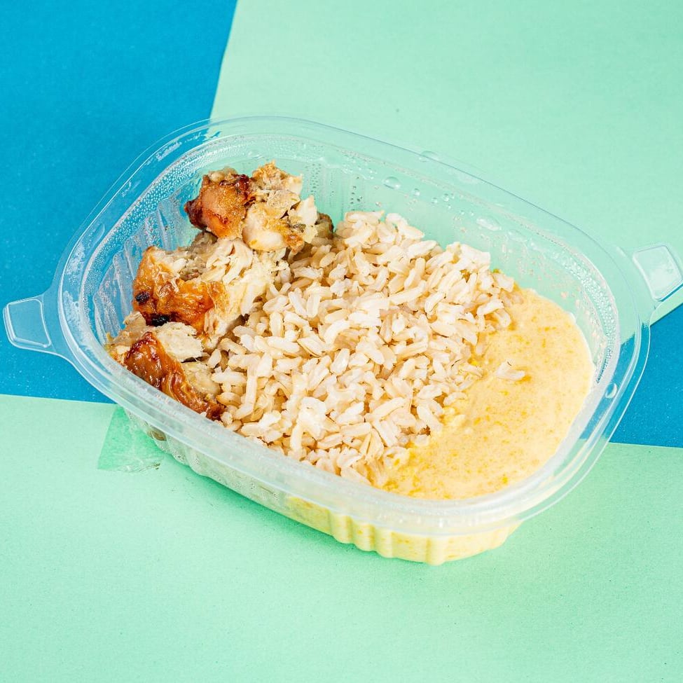 Filé de sobrecoxa assada com arroz integral e creme de milho 300g