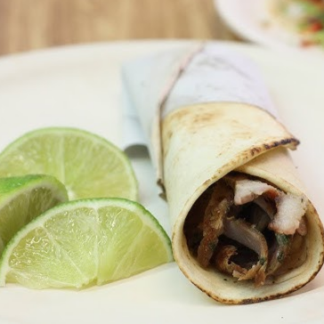 Taco de Bistec en Pan Arabe