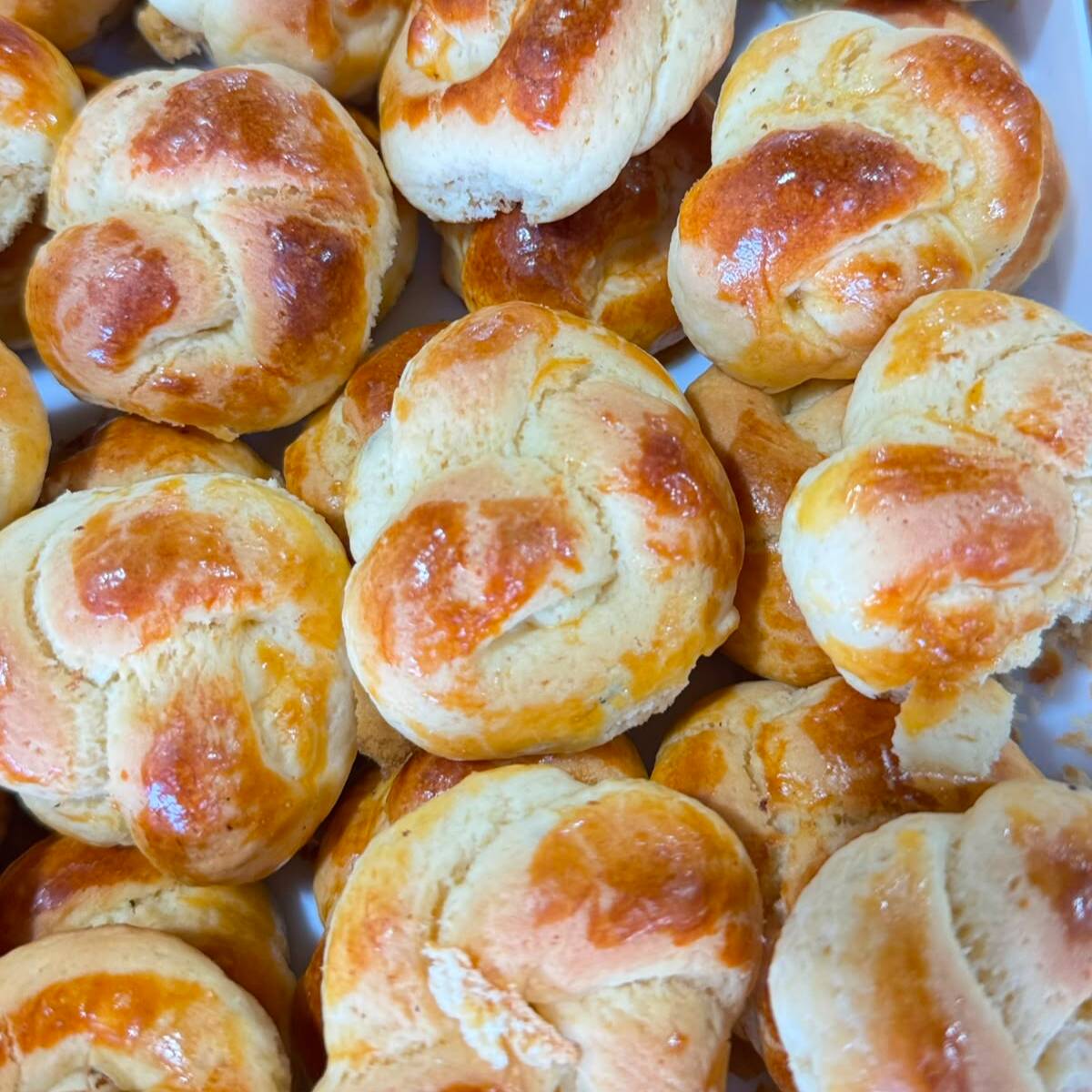 trigo, fermento, margarina, ovo e leite