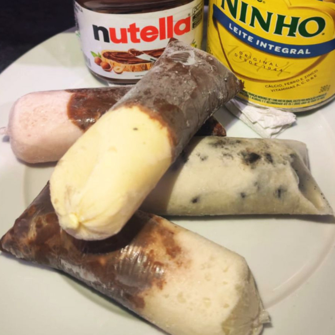 Nesta promoção cada um sai com 17% de desconto ! Geladinho gourmet artesanal a sua escolha, cremosos na medida certa. Aproximadamente 120g cada um, de uma experiência deliciosa. Para saber o que contém de ingredientes cada geladinho acessar o produto individualmente na loja.