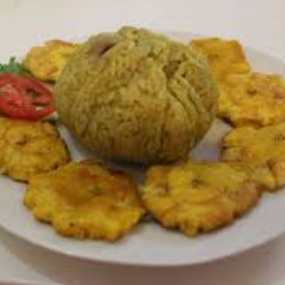 Juane de Pollo con Patacones