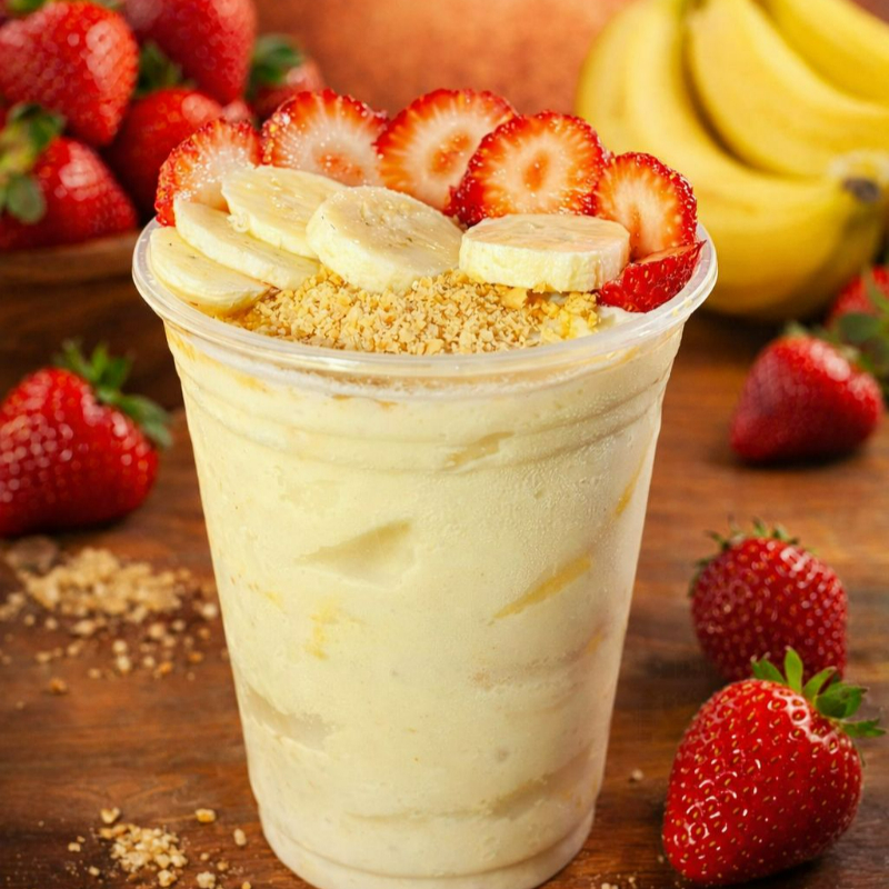 Farinha de amendoim,banana, morango, leite condensado