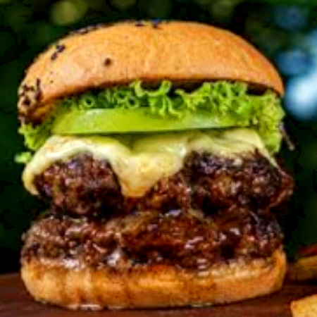Hamburguesa DOBLE ELE y papas a la francesa