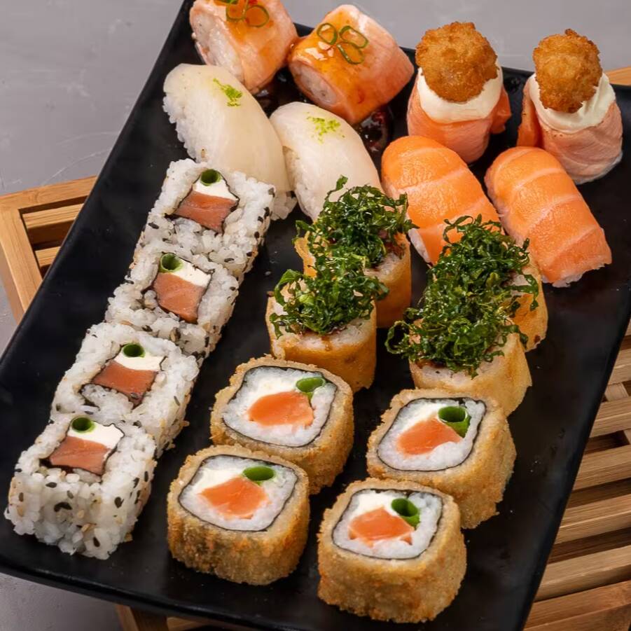 2 Dyo Salmão Sweet Chilli, 2 Dyo Salmão Tilápia Croc, 4 Roll Haru Steel, 4  Roll Hot Philadelphia, 4 Roll Philadelphia, 2 Sushi Salmão, 2 Sushi Tilapia.