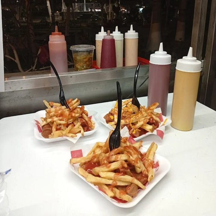 SALCHIPAPAS