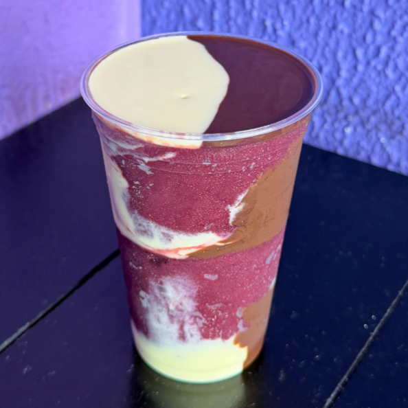 Delicioso Açaí Cremoso e Refrescante com Delicioso Creme de Avelã e Creme de Leite Ninho.