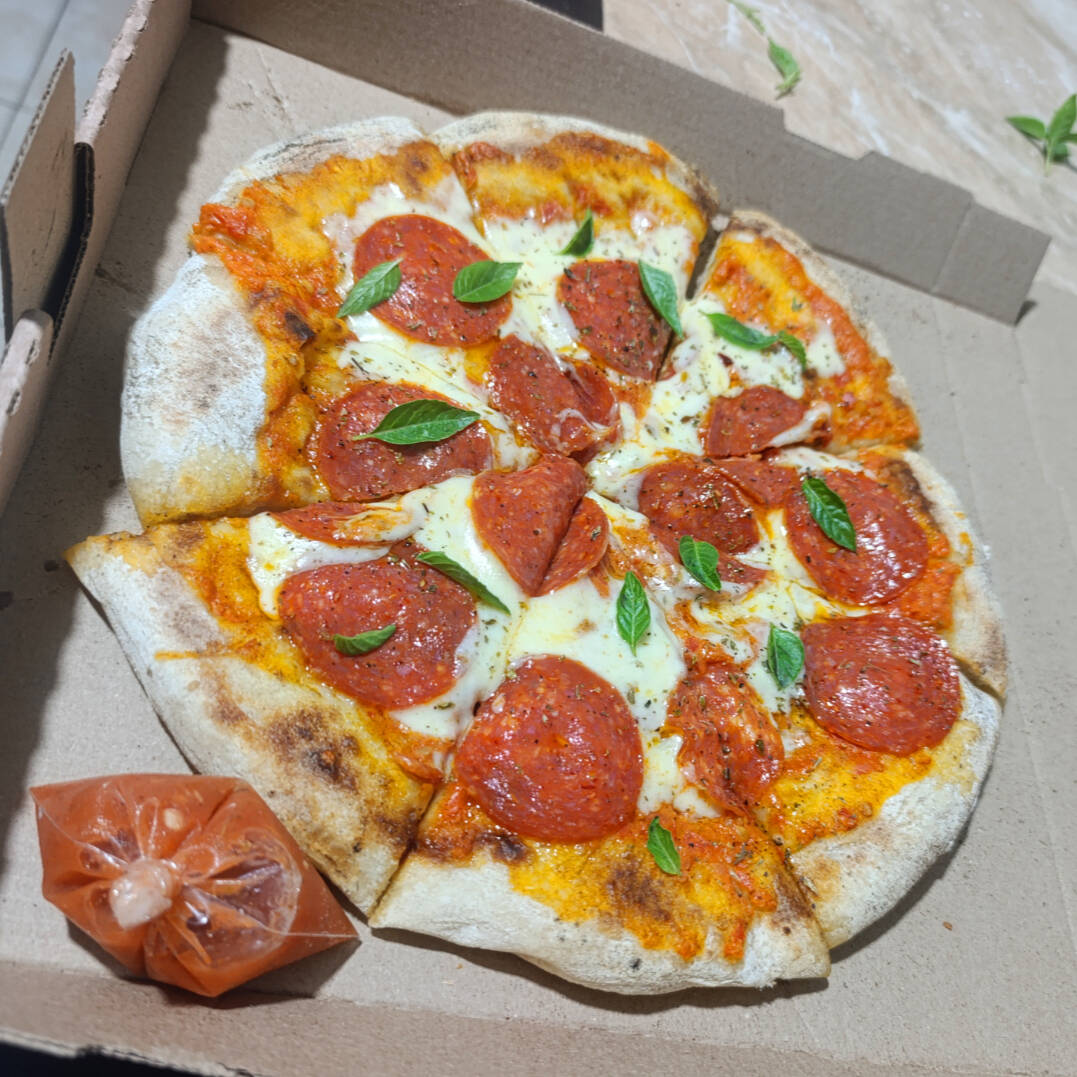 Pizza Mediana Italiana de Pepperoni.