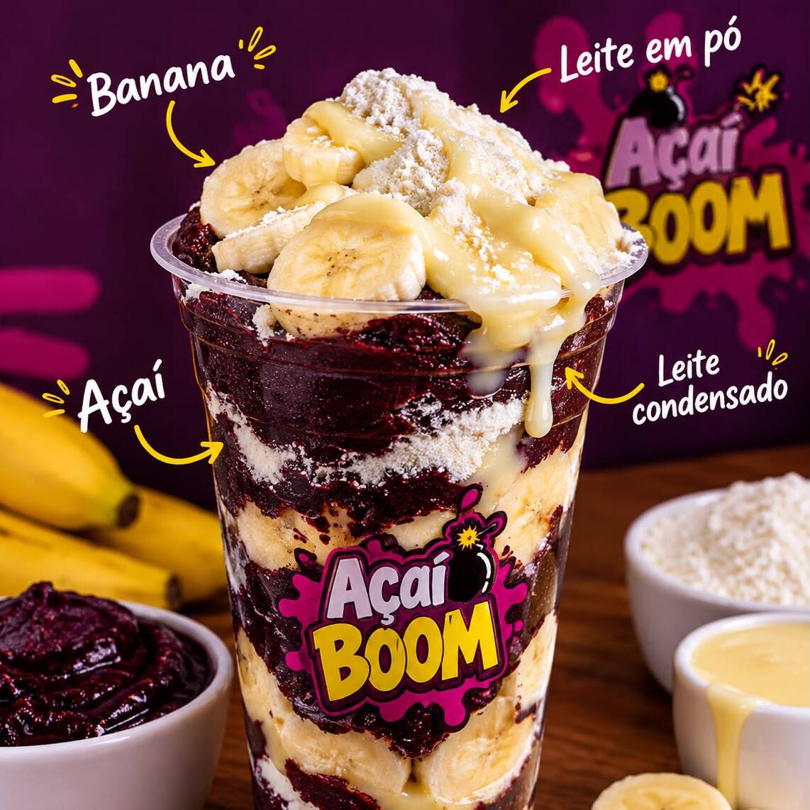 Delicioso açaí acompanhado de banana, leite condensado, leite em pó e paçoca