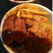 File de peito grelhado c/ toscana+ molho barbecue da casa. Acompanha: (arroz, feijão, batata frita e farofa especial