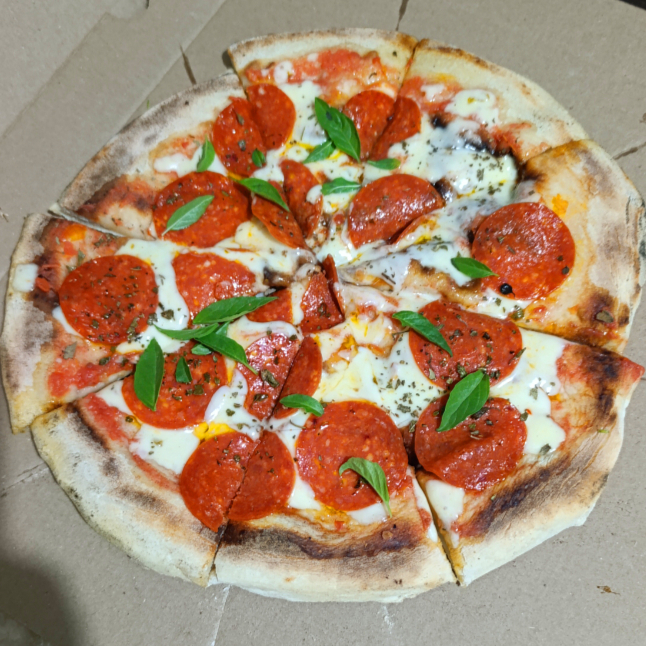 Pizza Mediana Italiana de Pepperoni.