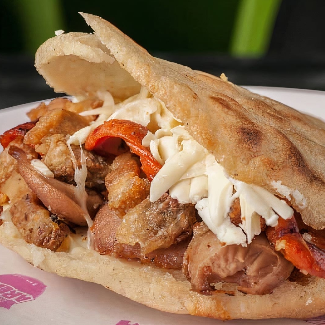 Arepa Quillera ( Chorizo y Butifarra )