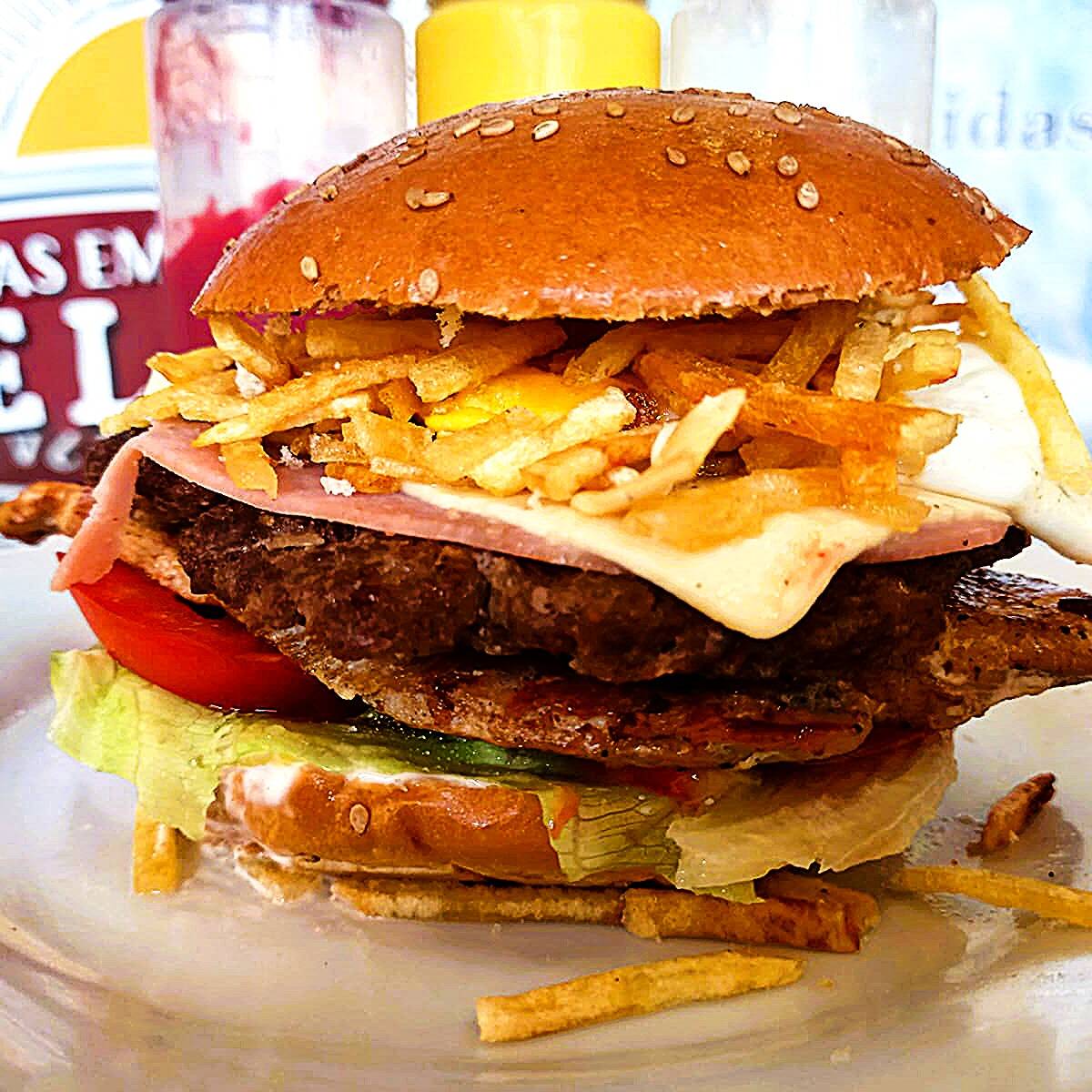 Hamburguesa Doble (Carne y Pollo)