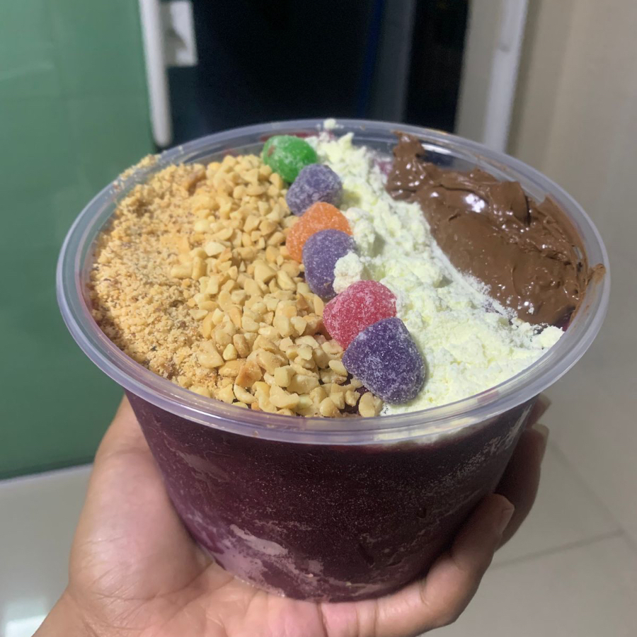 Açaí bem cremoso, geladinho e super caprichado 💜 Perfeito para quem ama quantidade e sabor! Vai na marmita, com espaço ideal para montar do seu jeito com os complementos favoritos.