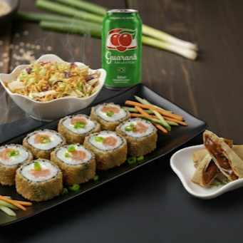 Yakissoba Grande de Frango + 12 Hots Filadelfia Salmão + Harumaki Doce de Leite + Refrigerante Lata