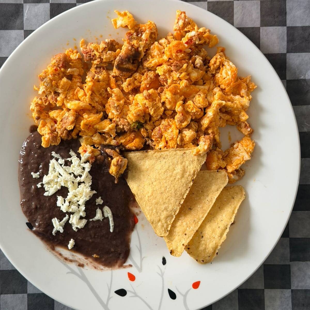 Huevo con Longaniza