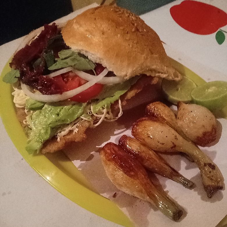 Cemita de milanesa de puerco.