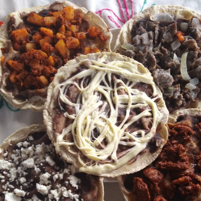 Memela de Chorizo con Papa