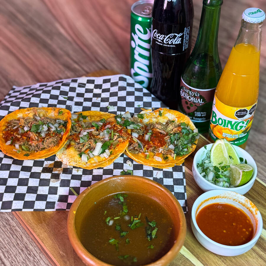 3 tacos 1 consomé