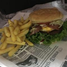 Hamburguesa con Carne Mechada