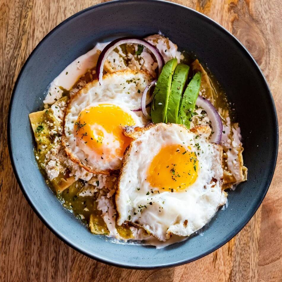 Chilaquiles Verdes con Huevo