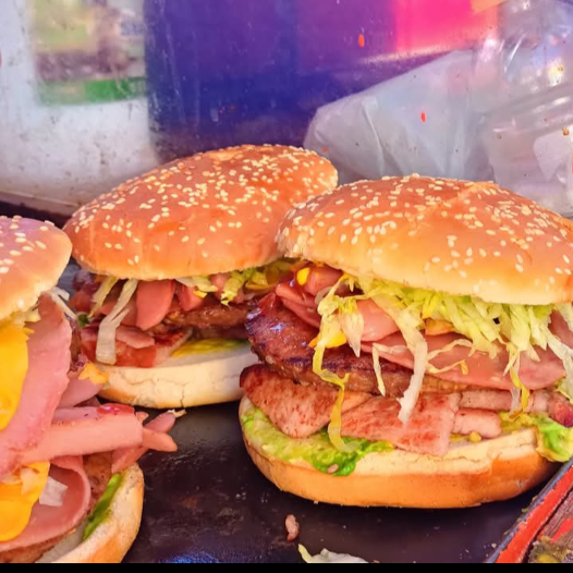 HAMBURGUESAS MONTADAS