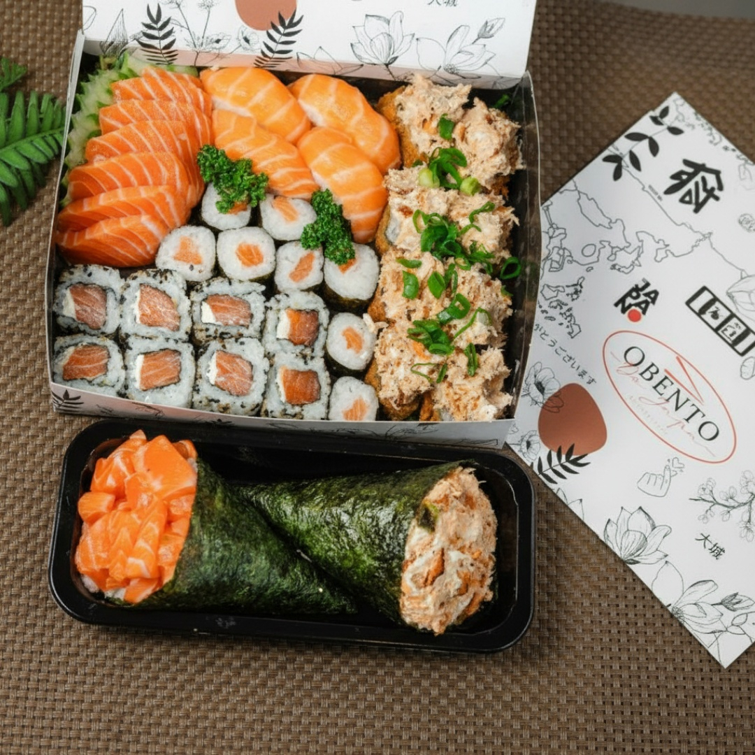 2 Temaki Salmão 8 Sashimi Salmão 8 Hot Roll 8 Uramaki salmão 8 Hossomaki Salmão 4 Nigiri salmão