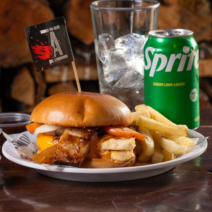 CHICKEN CHESSE BURGUER