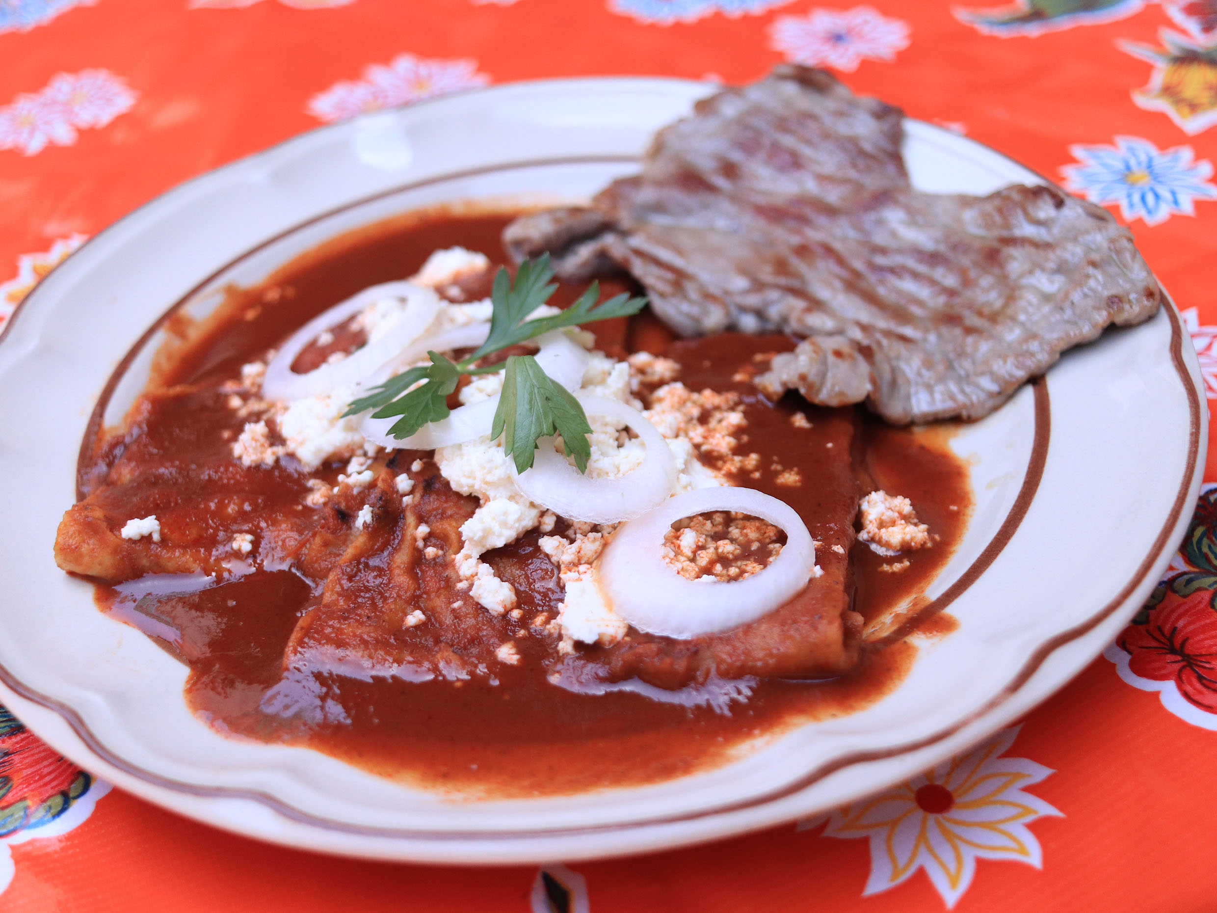 Mamá Elena Antojitos Regionales