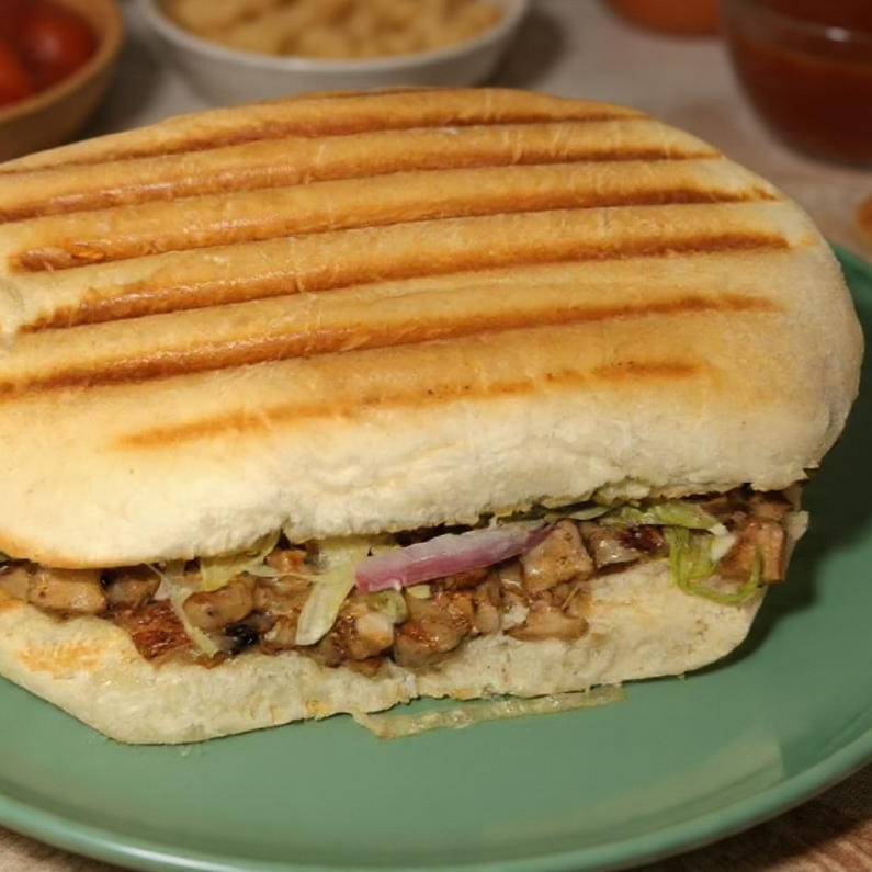 Torta de Carne Asada Especial
