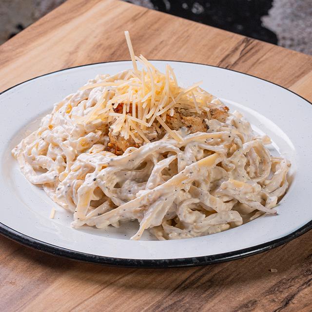 FETUCCINI ALFREDO POLLO