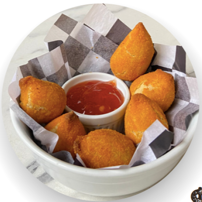 6 Mini coxinhas de frango servido com Sweet Chilli