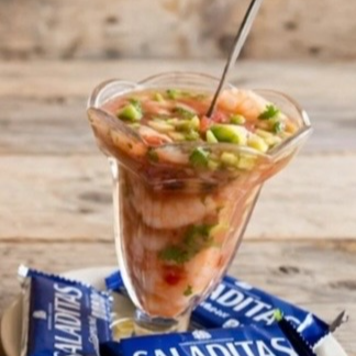 coctel de camarón, pulpo y ostión chcico