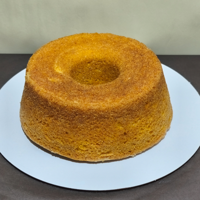 Bolo de cenoura sem calda, massa feita com a verdadeira cenoura, sem adição de essência ou corante, excelente para aquele cafezinho.