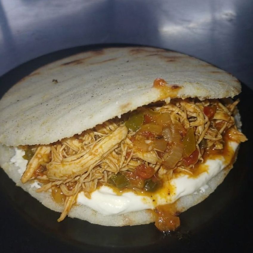 Arepa con Pollo