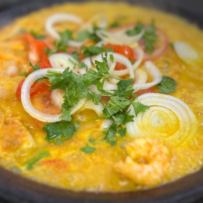 Moqueca de Polvo com Camarão, feijão fradinho, arroz e pirão