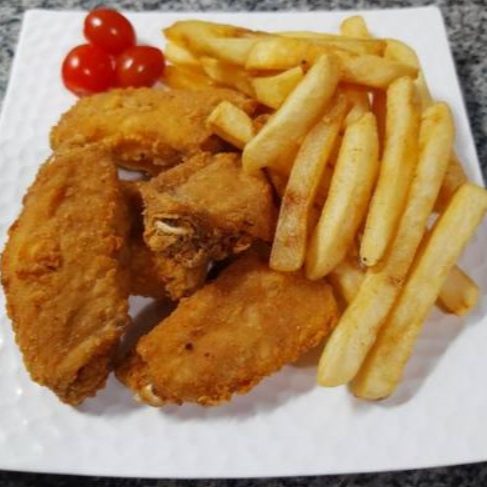 8 Alitas + Acompañamiento + Bebida