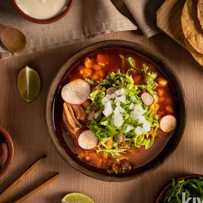 Pozole Rojo 1/2 Litro con Pollo