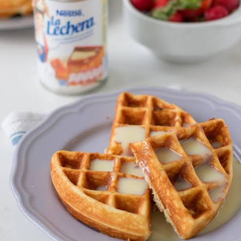 WAFFLES CON LECHERA