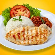 Arroz, feijão, farofa e salada