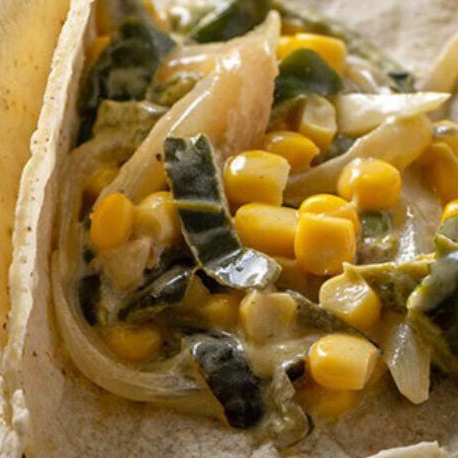 Taco de Rajas con Crema y Granos de Elote