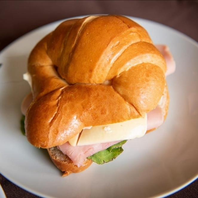 Croissant de Jamón Serrano