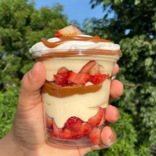 Fresas con Crema en Esfera