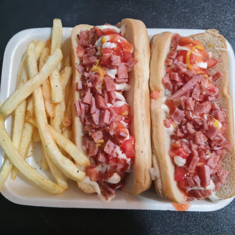 HOT-DOGS CON PAPAS